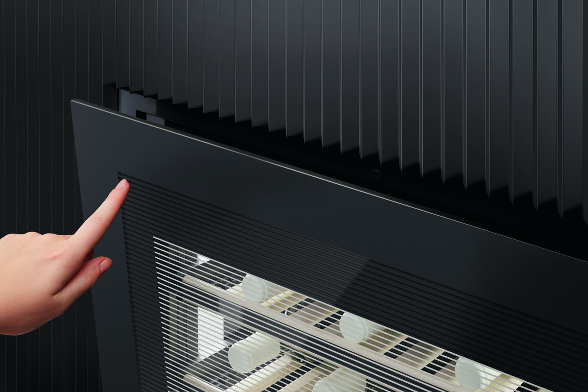 Винний холодильник KWT 7112 iG чорний обсидіан