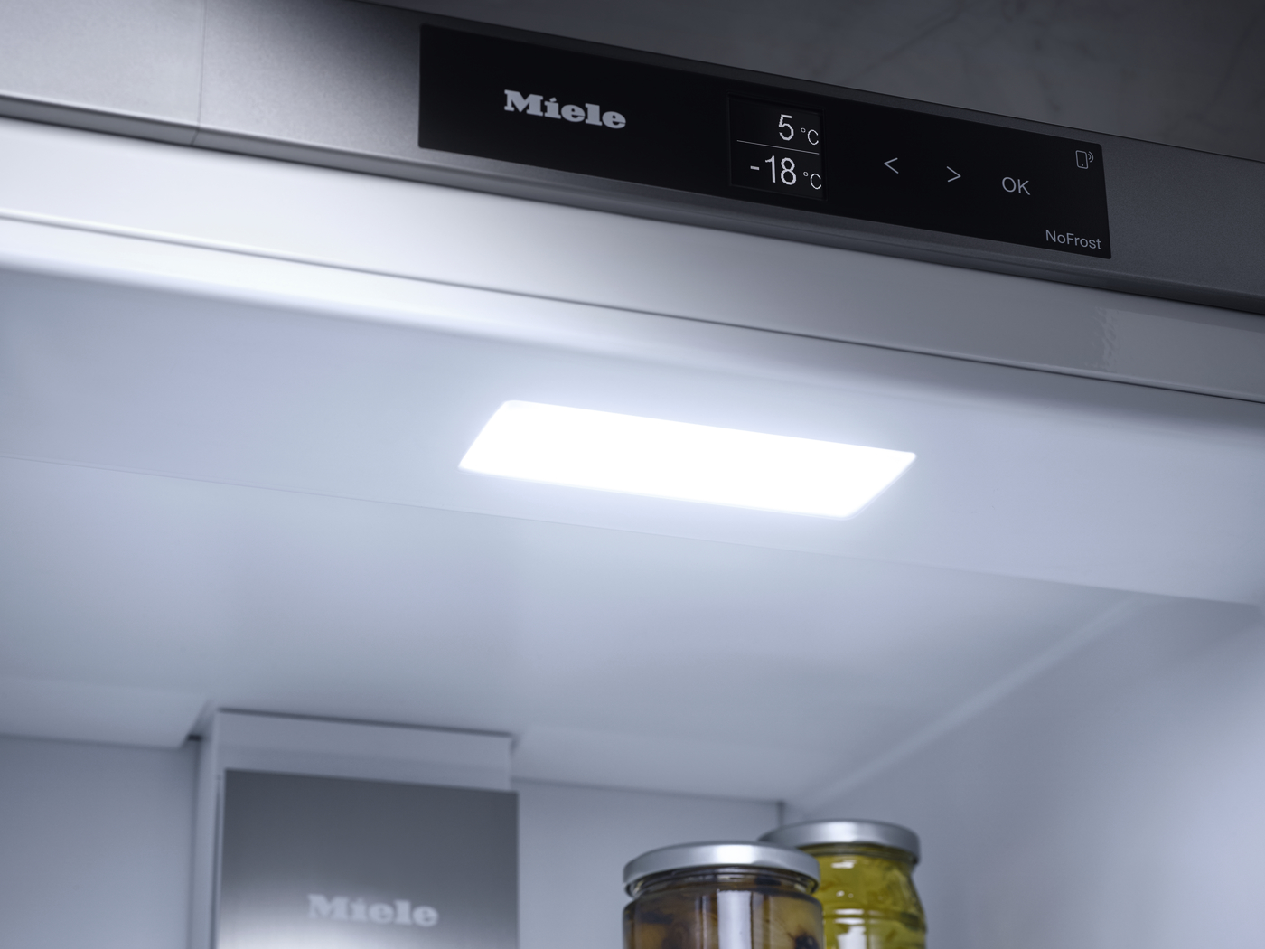 Холодильно-морозильна комбінація KFN 4797 CD clst